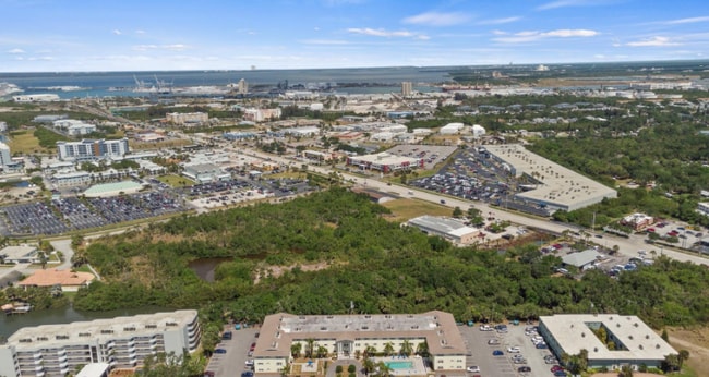 Foto del edificio - 230 Columbia Dr