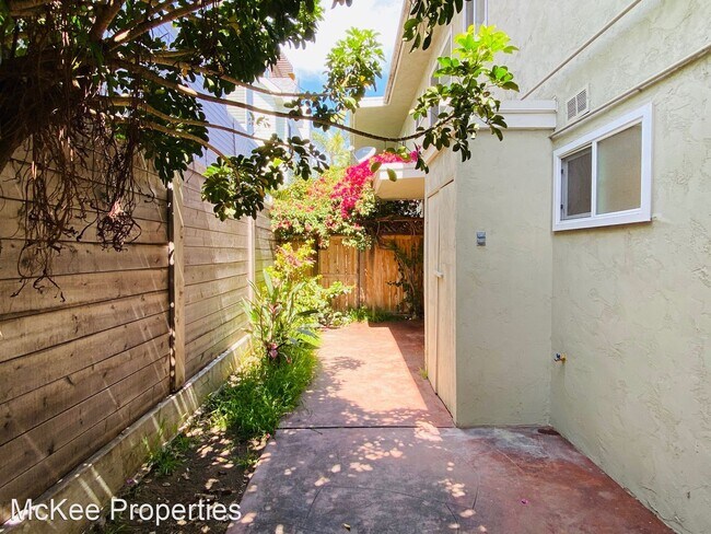Building Photo - 263 D Ave