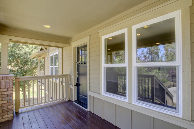 Building Photo - Country Property~West Petaluma~Keep horses...