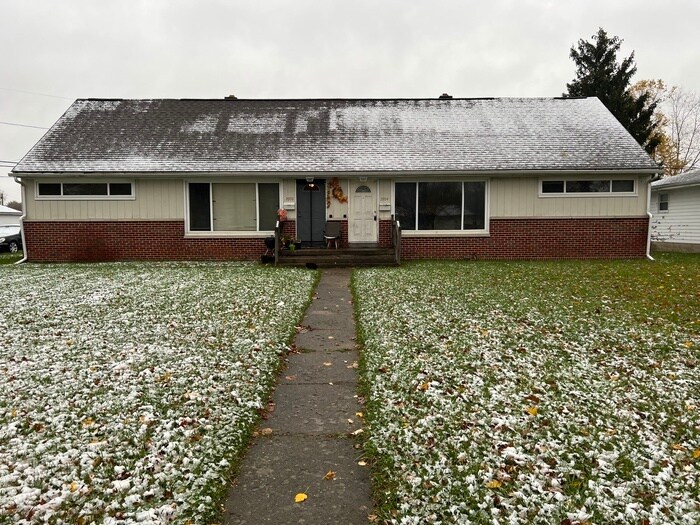 Primary Photo - 2992 Moreland Dr - Call 380-800-5835 to jo...