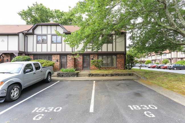 Foto del edificio - 1830 Ashborough Ct