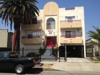 Primary Photo - 8513 Cedros Ave