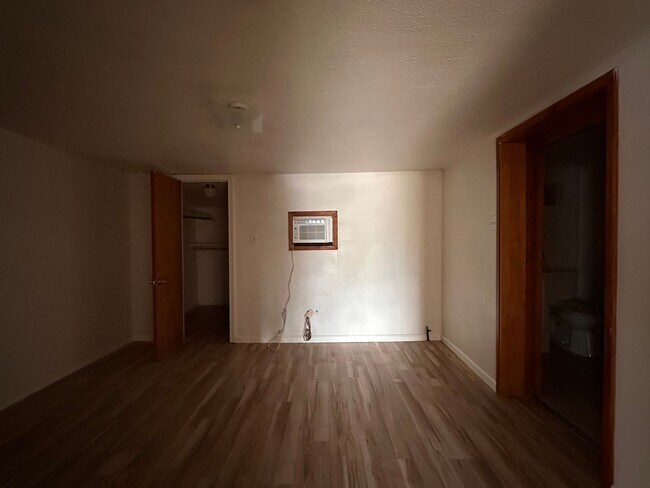 Building Photo - Cute 1 bed 1 bath home on a quiet street in the heart of Brownwood