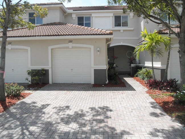 Photo - 2205 Oakmont Drive House