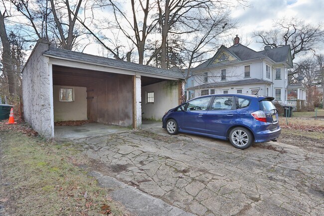 Foto del edificio - 503 S Broadway