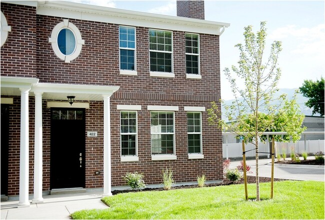 Building Photo - 390 W 200 N