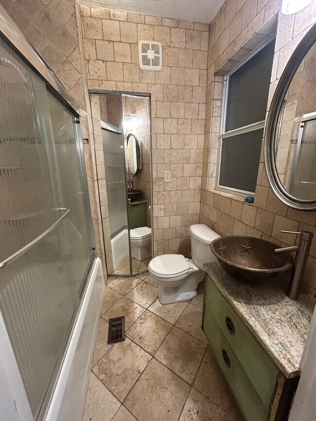 Foto del edificio - 833 5th Ave N