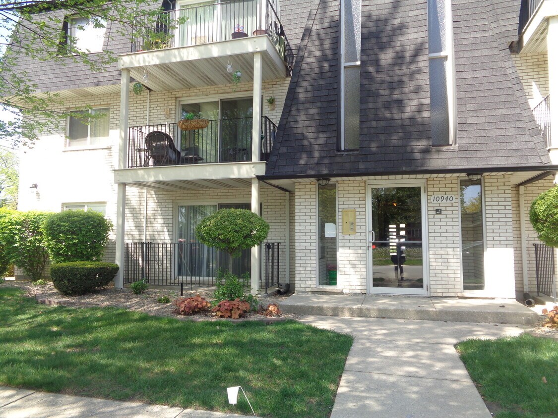 10940 Kilpatrick Ave Unit 1A, Oak Lawn, IL 60453 Condo for Rent in