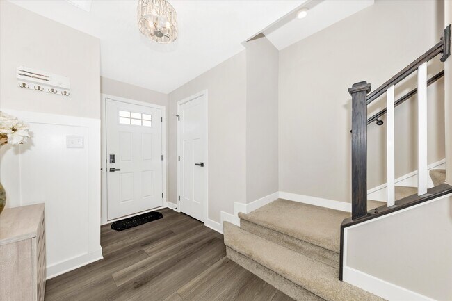 Foto del edificio - 166 Drydock Wy