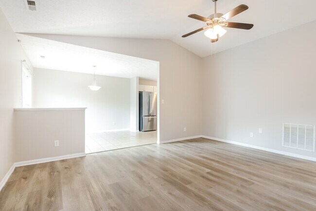 Foto del edificio - 140 Park Pl Blvd