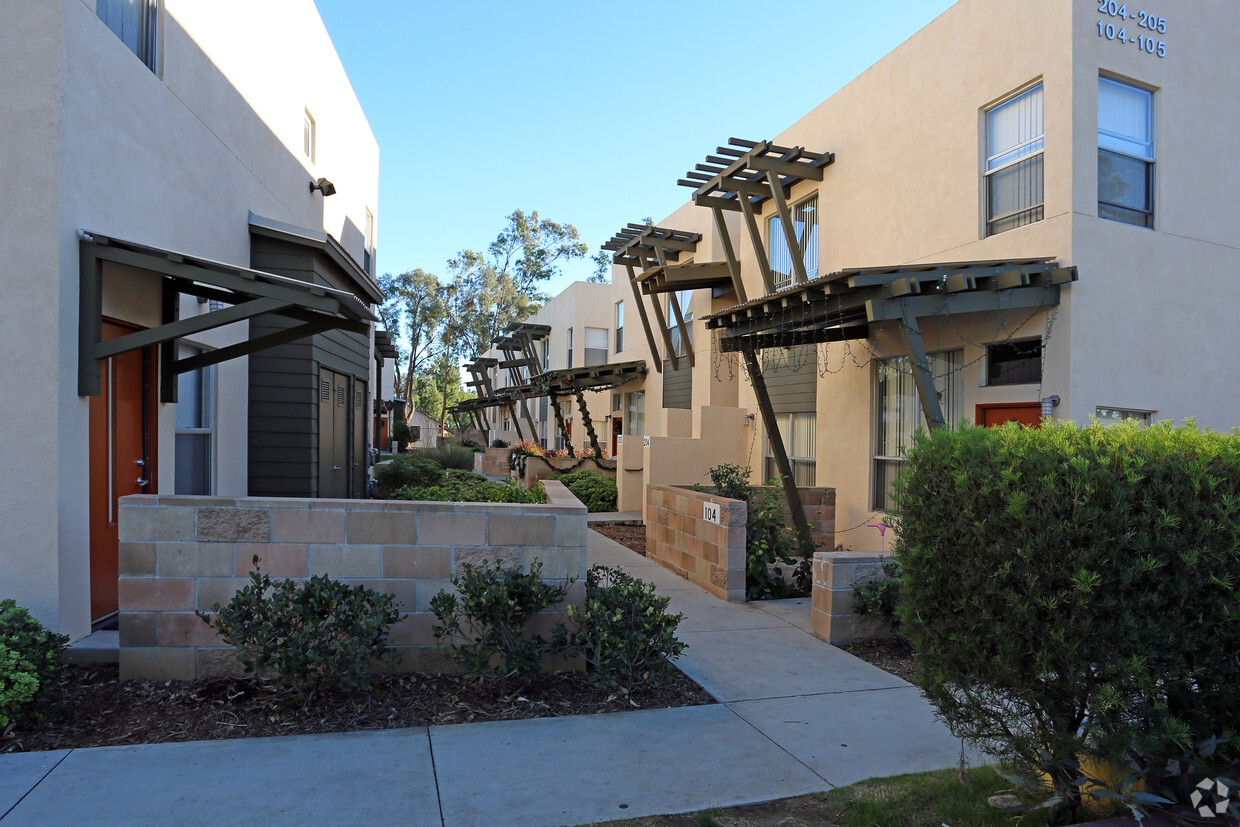 Foto del edificio - Eucalyptus View Apartments