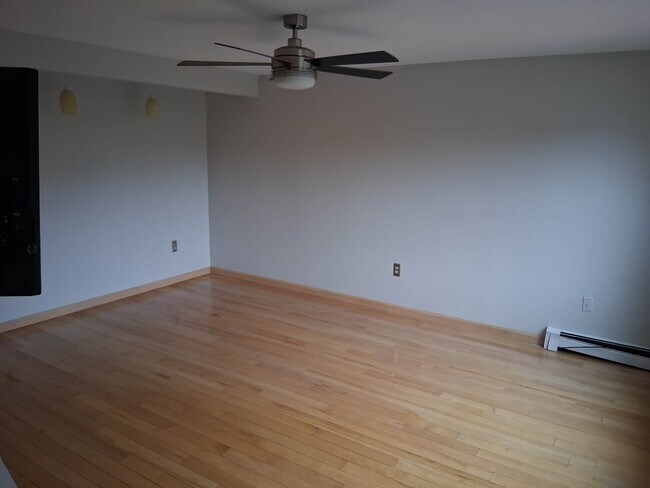 Foto del edificio - 347 Circle Rd