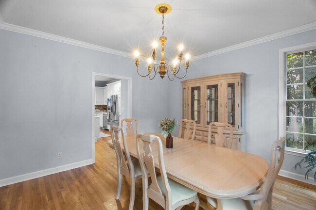 Foto del edificio - 126 Hemlock Dr