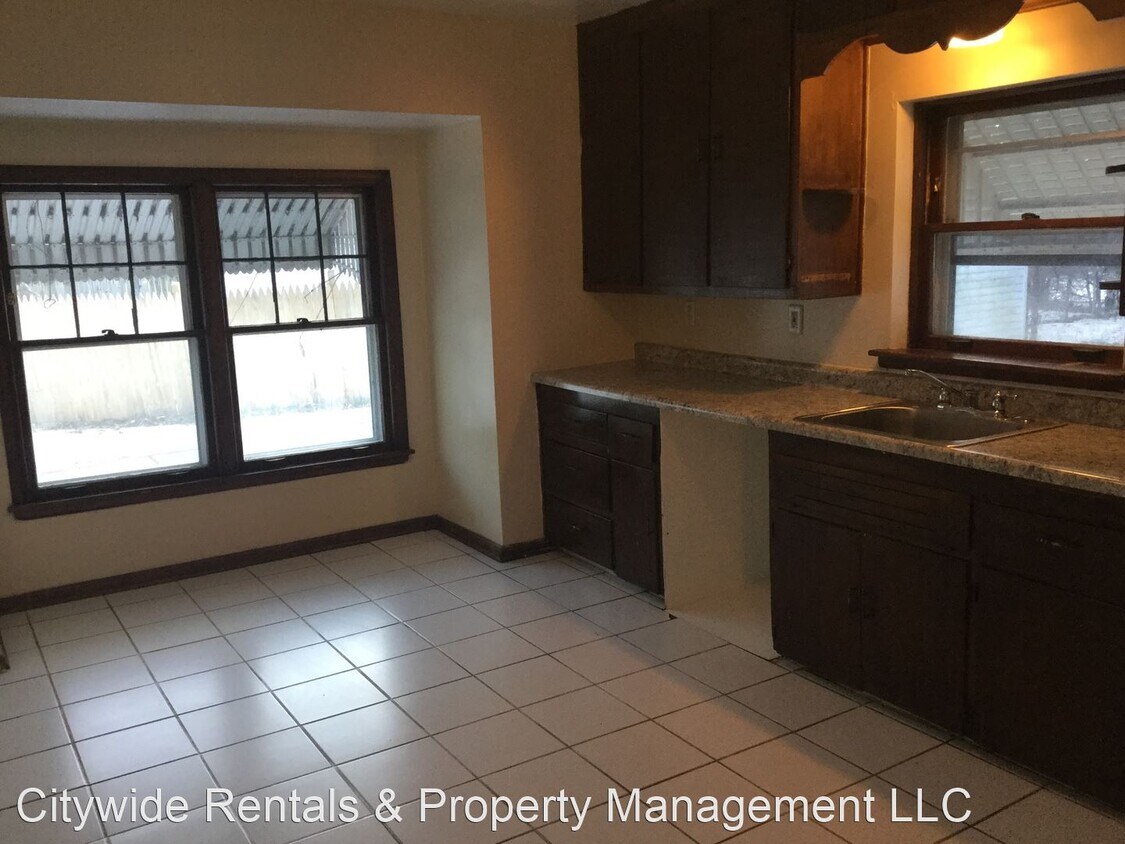 Foto principal - 4 br, 1 bath House - 5945 N 39th St