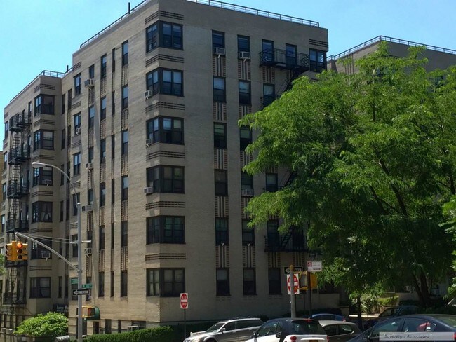 Foto del edificio - 499 Fort Washington Ave