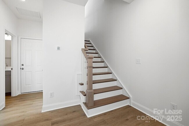 Foto del edificio - 3224 Drift St