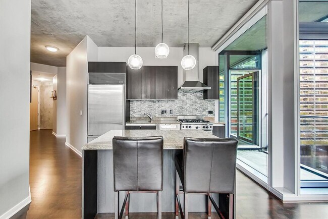 Foto del edificio - 600 N Fairbanks Ct