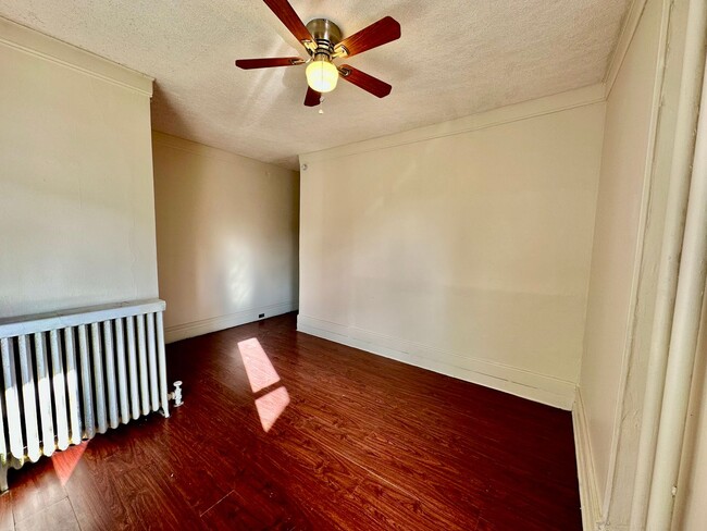 Foto del edificio - 43 S 13th St