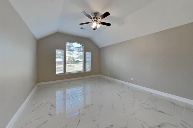 Foto del edificio - 18327 Bluewater Cove Dr