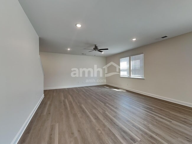Building Photo - 3460 Lincoln Hts Ln