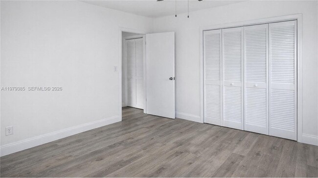 Foto del edificio - 2135 Bay Dr