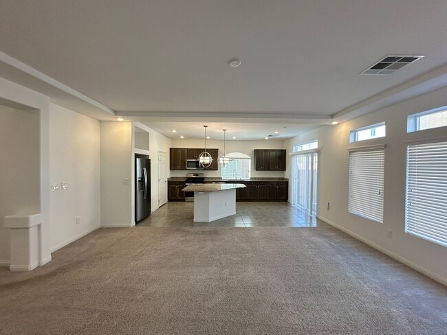 Building Photo - Robindale & Westwind