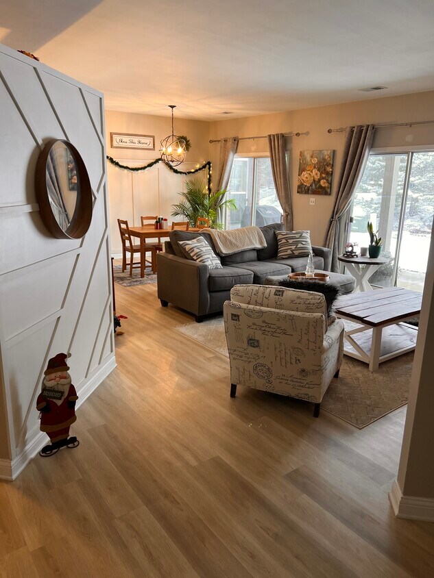Foto principal - 1529 Commodore Ct