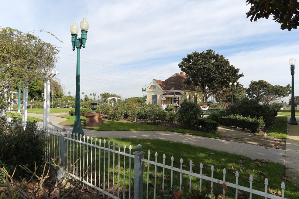 Moving to Redondo Beach, CA? Learn about renting in Redondo Beach