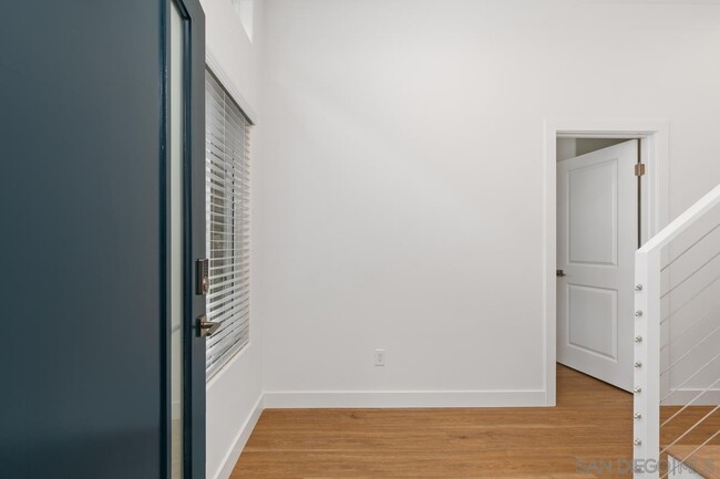 Building Photo - 120 Elm Ave
