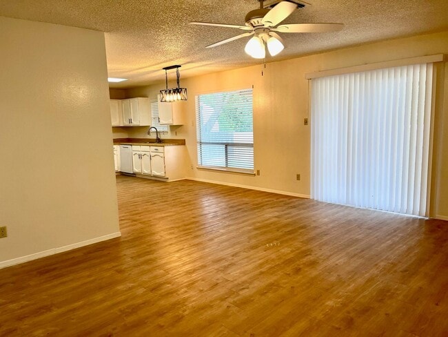 Foto del edificio - Charming 3/2 in Pipers Meadow  ~  *NO HOA*...