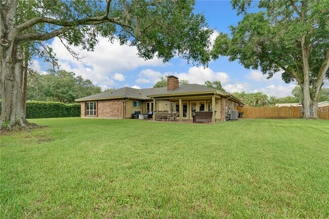Building Photo - 4510 Carrollwood Village Dr
