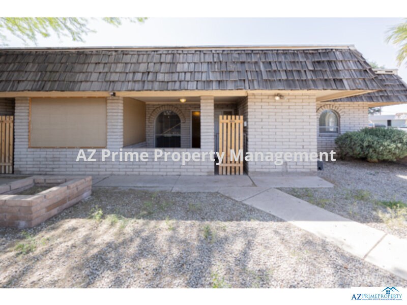 Primary Photo - Wow! Absolutely gorgeous remodeled Mesa 2/...