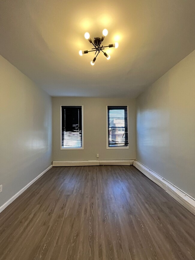 Building Photo - 54 Stegman St