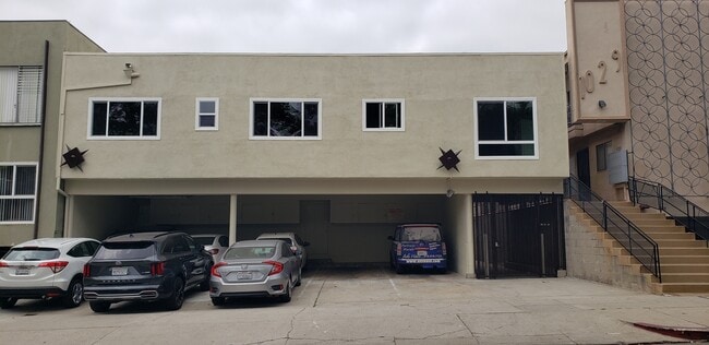 Building Photo - 1023 N Hayworth Ave