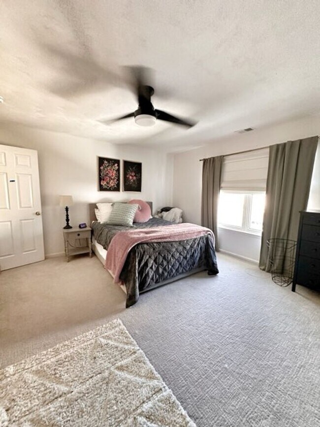 Foto del edificio - Fully Remodeled 4-Bedroom Home! "ASK ABOUT...