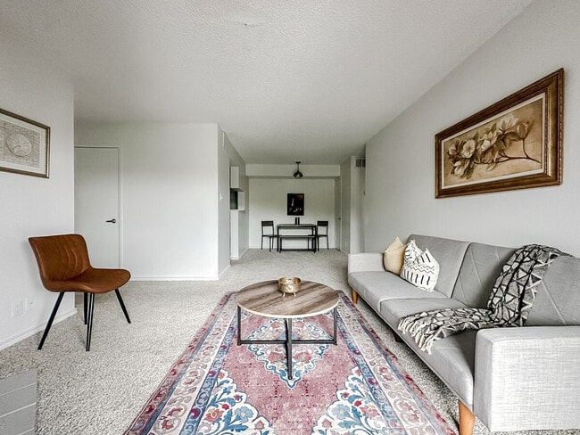 Foto del edificio - 1071 Clayton Ln