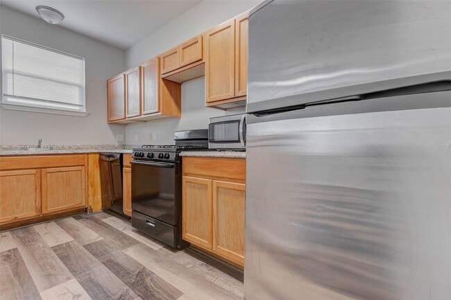 Building Photo - 6406 Waldron Dr