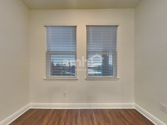 Building Photo - 6204 Emerald Hls Wy