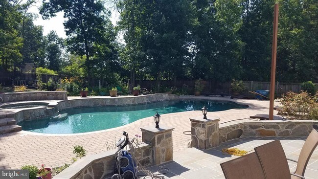 Foto del edificio - 22506 Forest Manor Dr