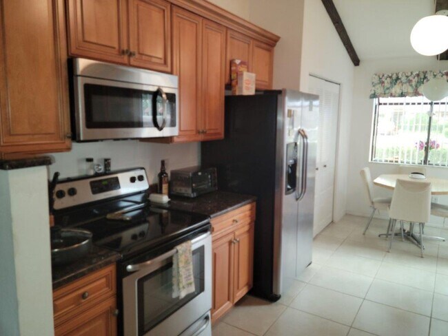 Foto del edificio - 3506 SE Sandpiper Ct