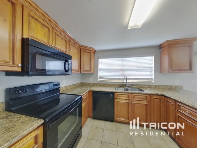 Building Photo - 6801 Wayside Ct