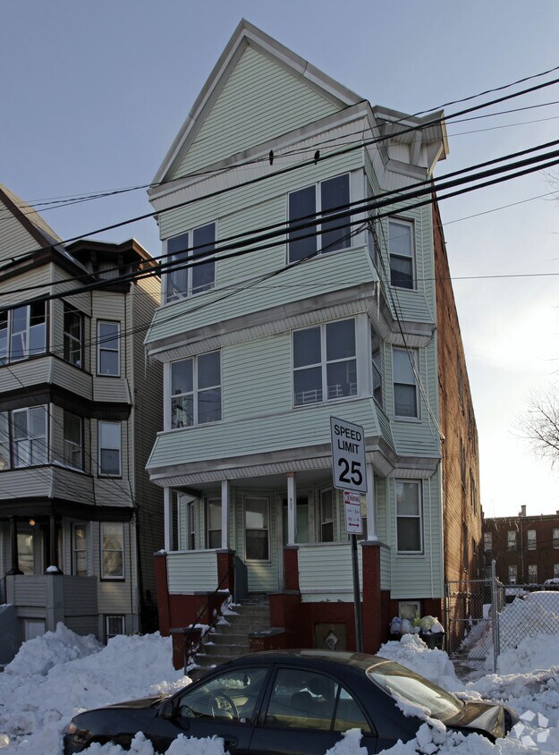 Building Photo - 627 Bramhall Ave