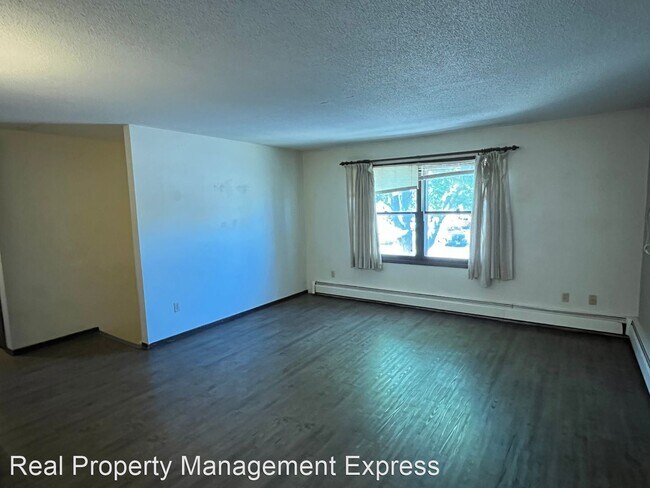Building Photo - 2 br, 1 bath Apartment - 1509 East Nye Str...