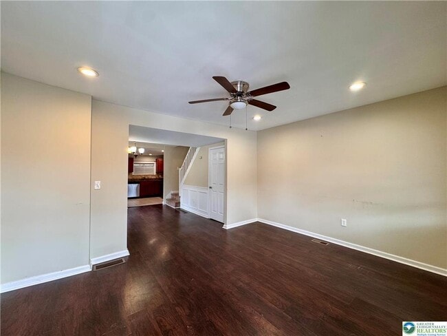 Building Photo - 207 Spring St