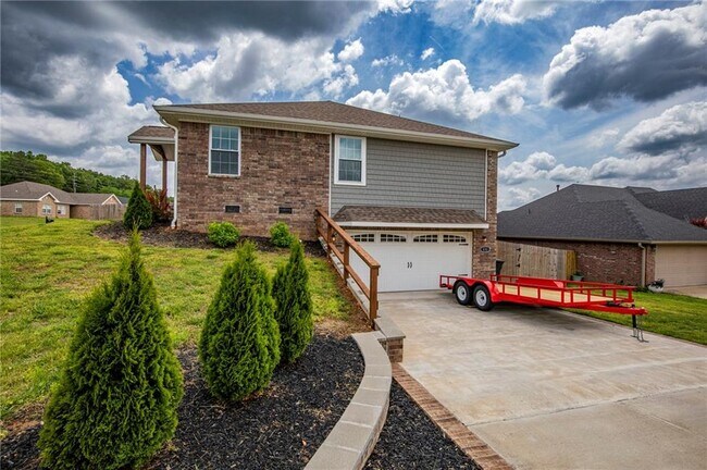 Building Photo - 533 Oxen Ln
