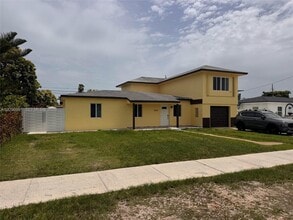 Building Photo - 7400 SW 39th St