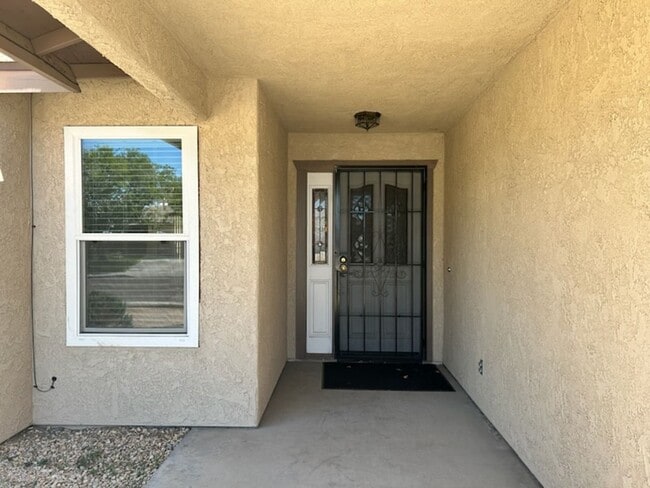Building Photo - Please call Vaughn Realty, 760-446-6561 to...