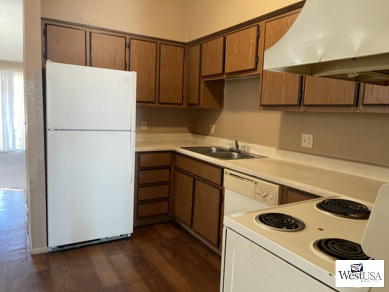 Building Photo - 2838 E Le Marche Ave