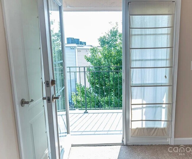 Foto del edificio - 2092 Ayrsley Town Blvd