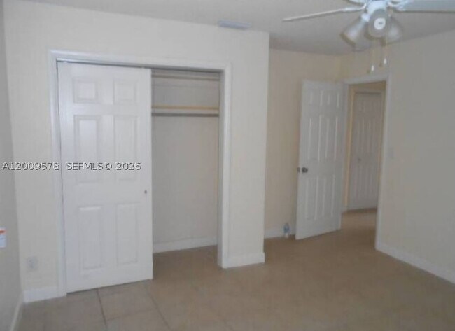 Foto del edificio - 736 NW 2nd Terrace